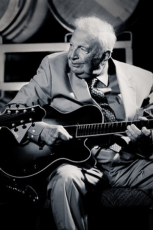 Bucky Pizzarelli