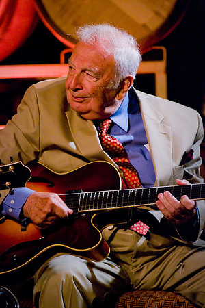 Bucky Pizzarelli