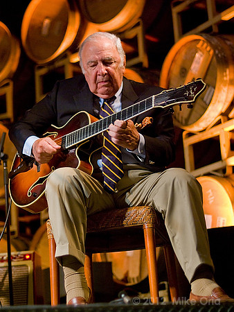 Bucky Pizzarelli